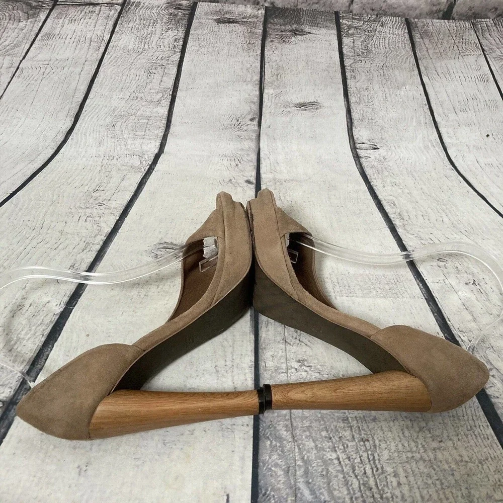 MaxAzria Beige Peep Toe‎ Jac Pump Size 6.5, 37 Made In Brazil All Leather